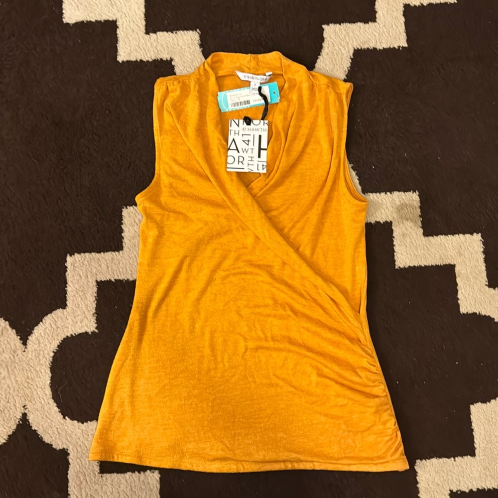 Sleeveless blouse